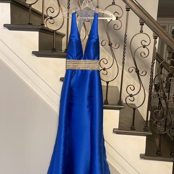 Gorgeous Women’s Royal Blue formal prom party gown in size4 - Picture 3 of 17